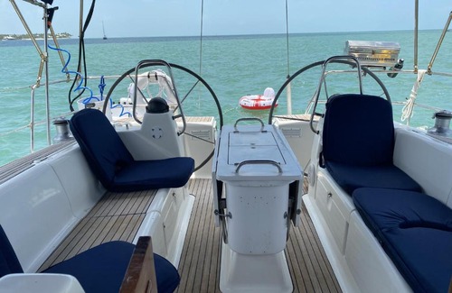Midtown Hotel | 46 ft Bavaria Sailboat