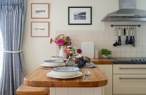 Salcombe Apartment | 46 The Salcombe - a waterfront apartment in the heart of Salcombe