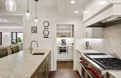 Calhoun Isles House | 4600 sq ft totally remodeled 5 bed 5 bath House with 3 car attached garage best