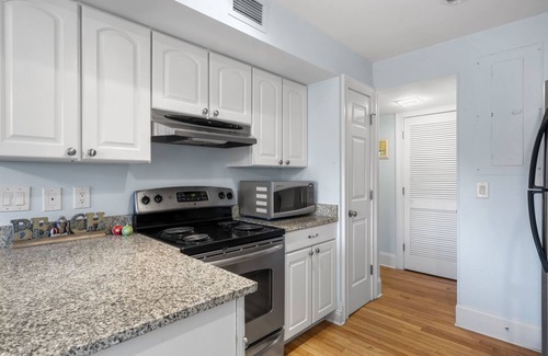 Vanderhorst Plantation Condo | 4651 Tennis Club: Dog OK, 2BR with Screened Porch, Beach Gear/Bike Credit