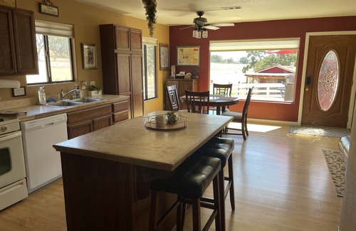 Templeton House | 46W/Winery close, Bocce! Perfect for 1 couple, multi-adult, family! Dog Friendly