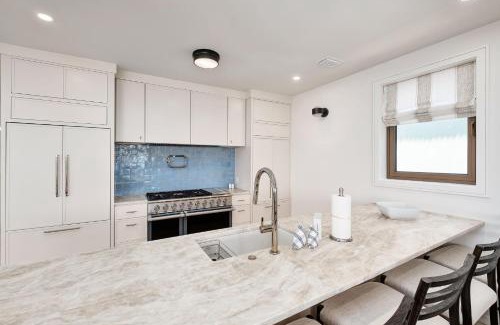 Cliffs of Seagrove House | 47 Seagrove Place