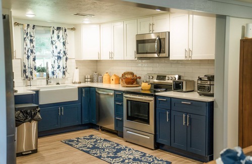 Mountain View Cottage | 470 Acre Adventure Lovers Get Away on Two Rivers
