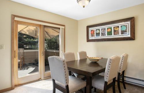 Edwards House | 470 Homestead Unit 13 townhouse