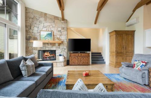 Avon House | 472 Holden Road