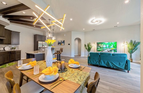Medina Valley House | 4722 Modern Comforts in San Antonio