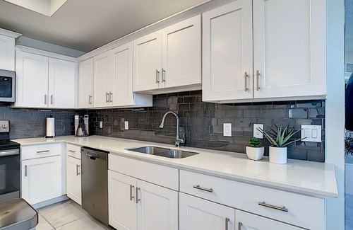 Kissimmee Condo | 4731 208 - 3 Bedroom Corner Unit in Storey Lake Resort Under 10 Min to Disney