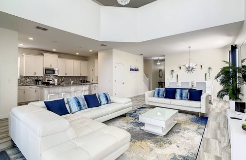 Kissimmee House | 4781 - 5 Bedroom Pool Home Overlooking Pond - Storey Lake Under 10 Min to Disney