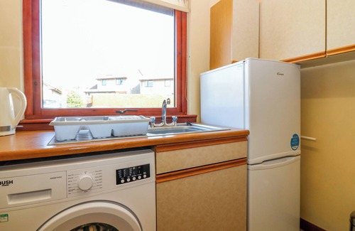 Cupar Cottage | 48 EDENBANK ROAD, pet friendly, with a garden in Cupar, Fife