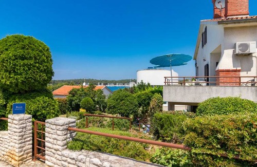 Pjescana Uvala Apartment | 48 m² Apartment ∙ 2 bedrooms ∙ 4 guests