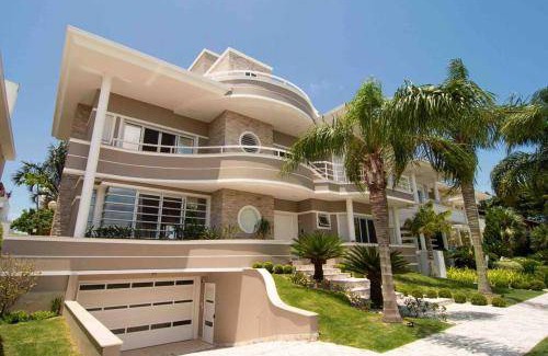 Jurere Villa | 480 m² Villa ∙ 4 bedrooms ∙ 12 guests