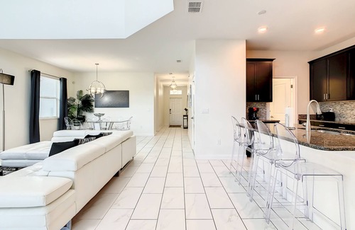Kissimmee House | 4809 - 5 Bedroom Pool Home Overlooking Pond - Storey Lake Under 10 Min to Disney