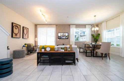 Poinciana House | 4810 LL - 5BD Private Pool Townhome - Storey Lake