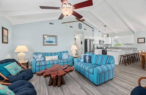 South Nags Head House | 486 - Recently Renovated and Only 1 Lot from the Ocean!