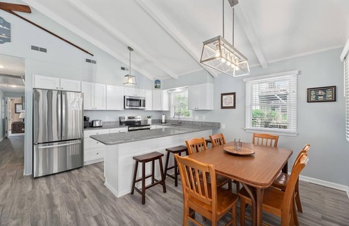 South Nags Head House | 486 - Recently Renovated and Only 1 Lot from the Ocean!