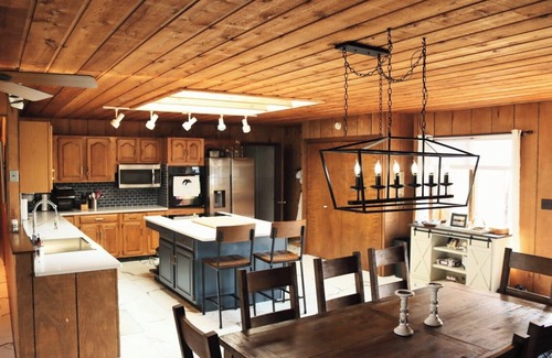 Onekama House | 4B Lakefront home off M22 with access to Lake Michigan!