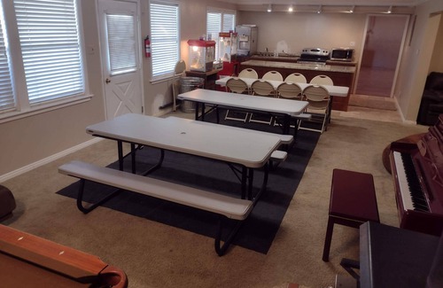 South Jordan House | 4B Miracle Lodge-Indoor Court-Stay&Play Together-Staycation/Reunions/Events/Ski