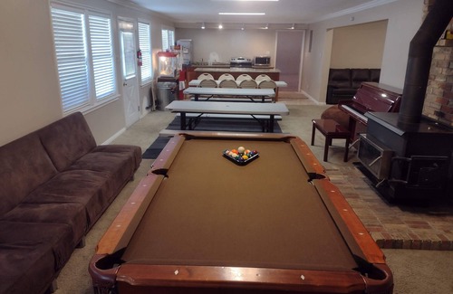 South Jordan House | 4B Miracle Lodge-Indoor Court-Stay&Play Together-Staycation/Reunions/Events/Ski