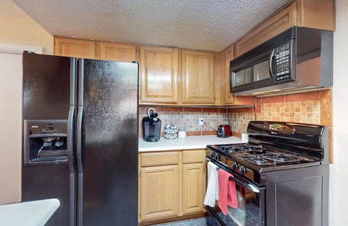 Sawmill Area House | 4bd/2.5ba|Near SawMill &Old Town