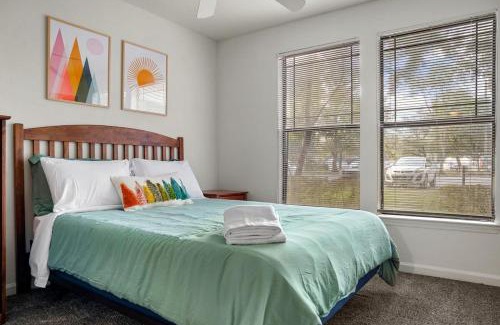 Bearss Plaza House | 4BD 2 MI to USF Free Pool + 24 Hour Gym