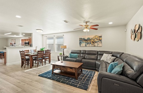 Frisco House | 4BD 2BTH COMFY FRISCO HOME minutes from PGA, UNT Frisco & The STAR!
