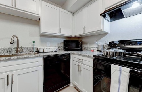 Pleasant Valley Apartment | 4Bd/Br Close to Everything
