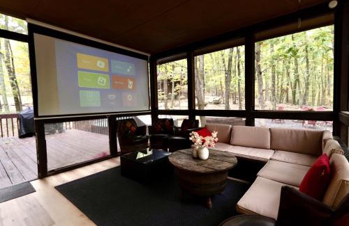 East Stroudsburg House | 4BD Family Cottage in Pocono Forest W Private Pool & Hot-tub