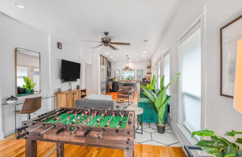 Rosewood Apartment | 4bd Luxury Retreat near Downtown w/King Bed Suite