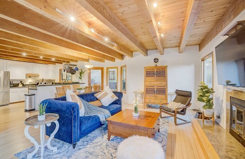 San Rafael House | 4BD Marin Retreat w/HotTub, Billiards, BBQ/Firepit