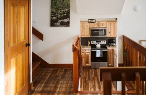 Nellysford Cabin | 4BD | Modern Design | Golf Course Views | Arcade