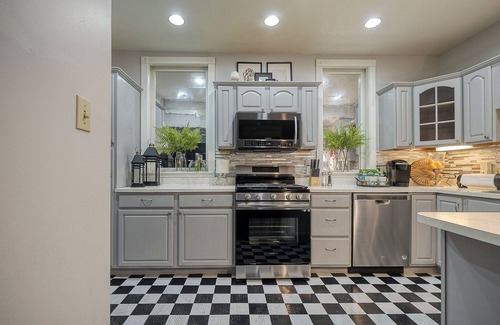 Emsworth House | 4bd Modern Victoria: 20 mins to Pittsburgh Airport