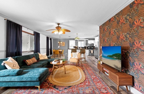 Plantation House | 4BD w/Heated Pool, Game Room & BBQ - Beach Nearby