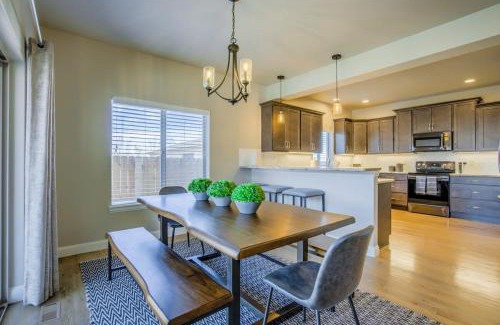 Colorado Springs House | 4BD Westside Vacation Home w Space & Flexibility