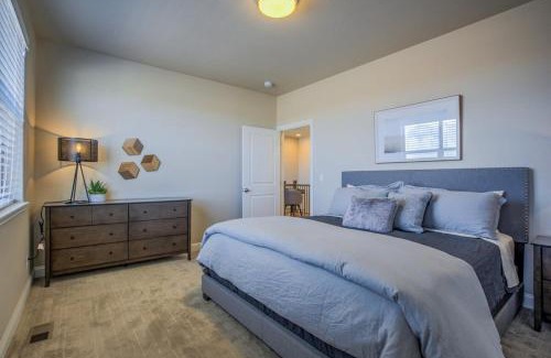 Colorado Springs House | 4BD Westside Vacation Home w Space & Flexibility