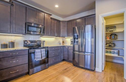 Colorado Springs House | 4BD Westside Vacation Home w Space & Flexibility