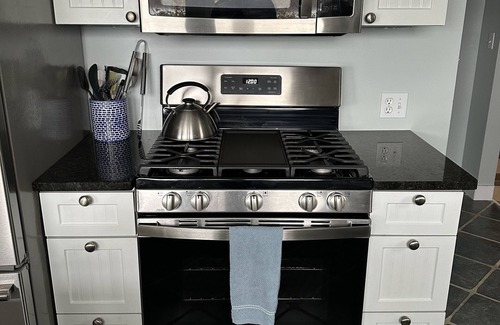 Suttons Bay Cottage | 4BDR/3BTH waterfront home, dock, firepit, sunsets & in the heart of winecountry