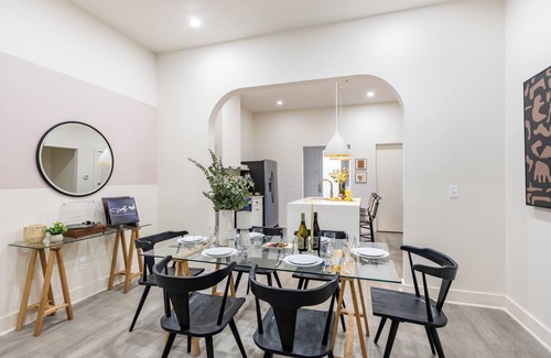 Five Points House | 4BDR + Outdoor Living | Prime Location 5mins to DT