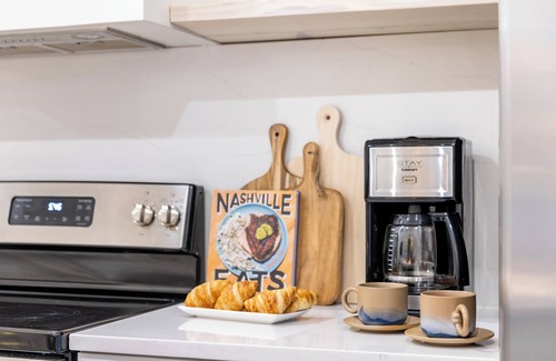 Five Points House | 4BDR + Outdoor Living | Prime Location 5mins to DT