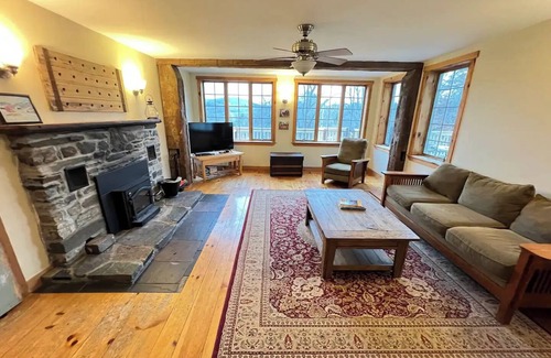Mount Holly Other | 4bdrm Farmhouse 10min to Okemo on 2.5 acres