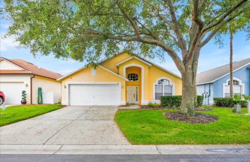 Westridge House | 4Bed 3Bath Private Pool Sunrise Retreat