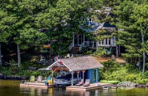 Lake of Bays Cottage | 4bed 4bath cottage on Lake of Bays - SW Exposure! Hot Tub!