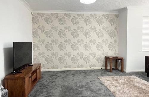 Bletchley House | 4Bed Home MK