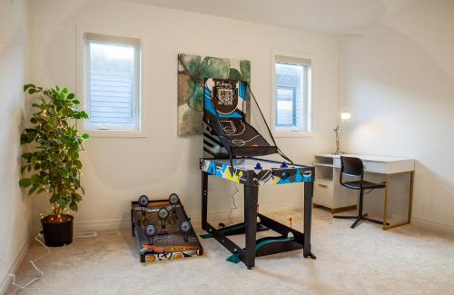 Niagara Falls House | 4bed25 Bathbrand Newniagara Fallssleeps15