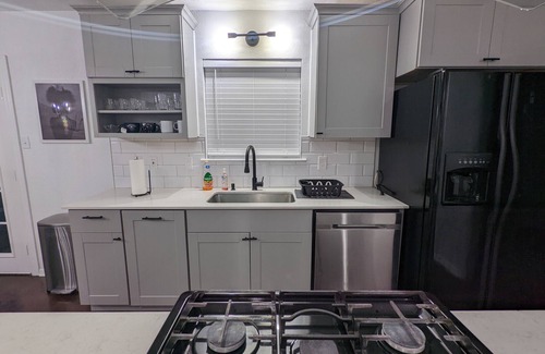 South Arlington House | 4Bedroom 2 Bath Plus Game Room