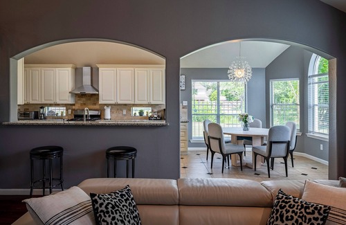 Barker House | 4bedroom House Backyard Workout NorthwestHouston