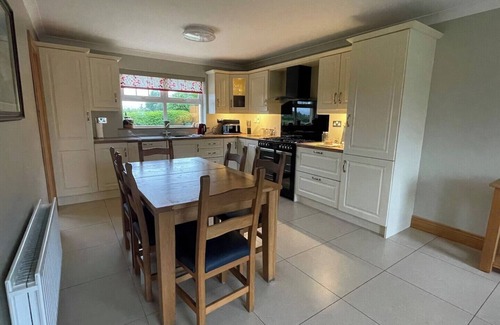 Letterkenny House | 4Bedroom House-Letterkenny-PrivateGarden-Sleeps 7