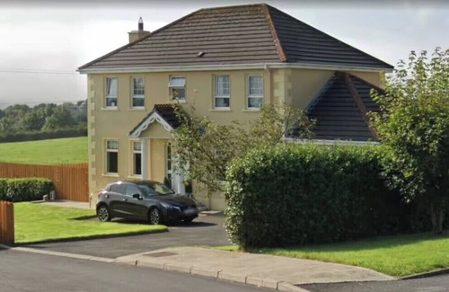 Letterkenny House | 4Bedroom House-Letterkenny-PrivateGarden-Sleeps 7