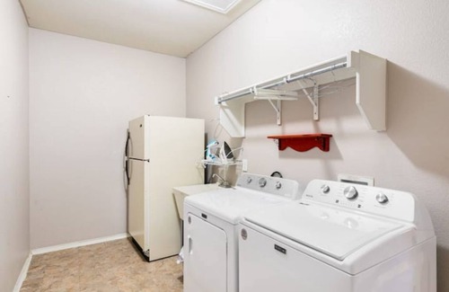 Elmo House | 4Bedroom with King bed/Suite Downstairs