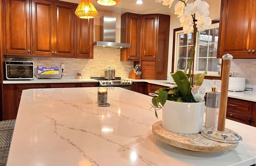 Lorton House | 4beds get away tropical SFH near DC