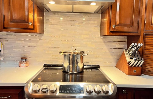 Lorton House | 4beds get away tropical SFH near DC